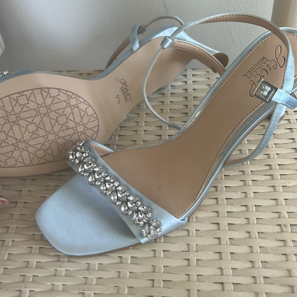 Badgley Mischka Strappy Heels - Picture 5 of 6